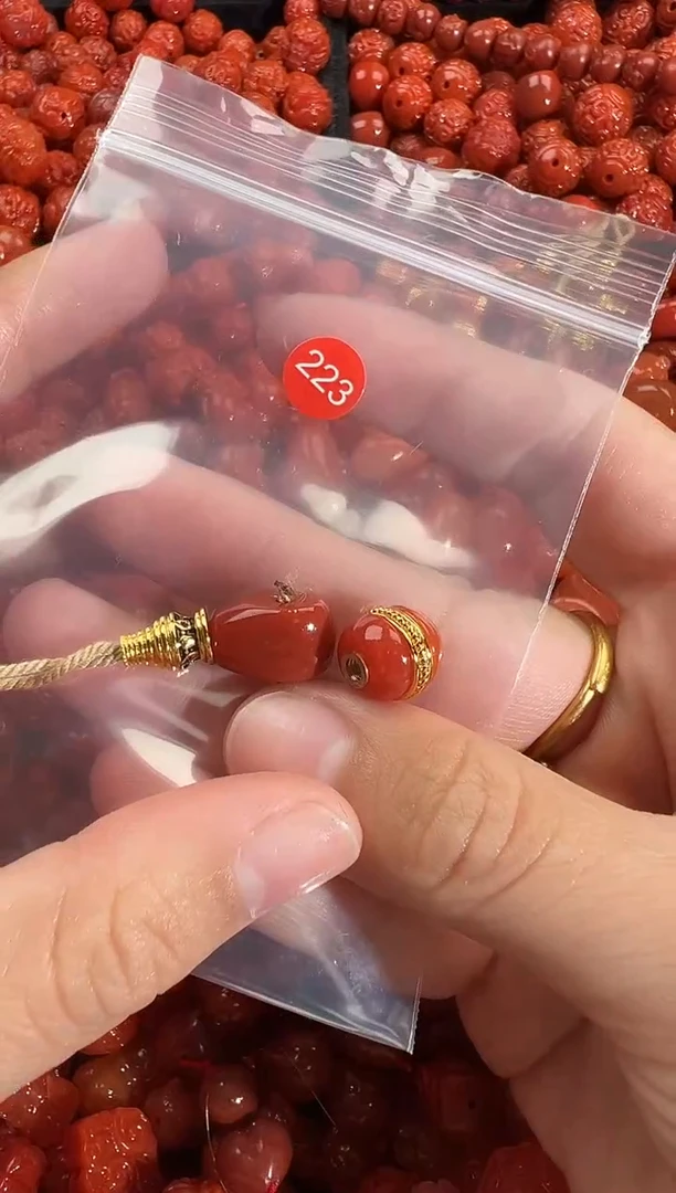 颈饰未镶嵌南红玛瑙1