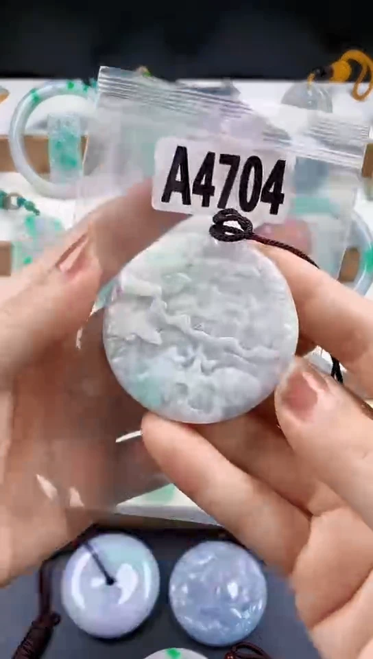 颈饰未镶嵌翡翠天然翡翠吊坠挂件