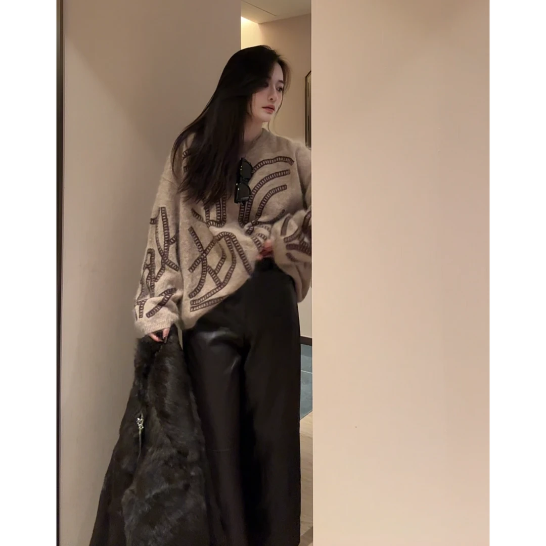 DAIDAI/套头款冬季氛围感线条保暖长袖羊毛厚毛衣时尚百搭81258