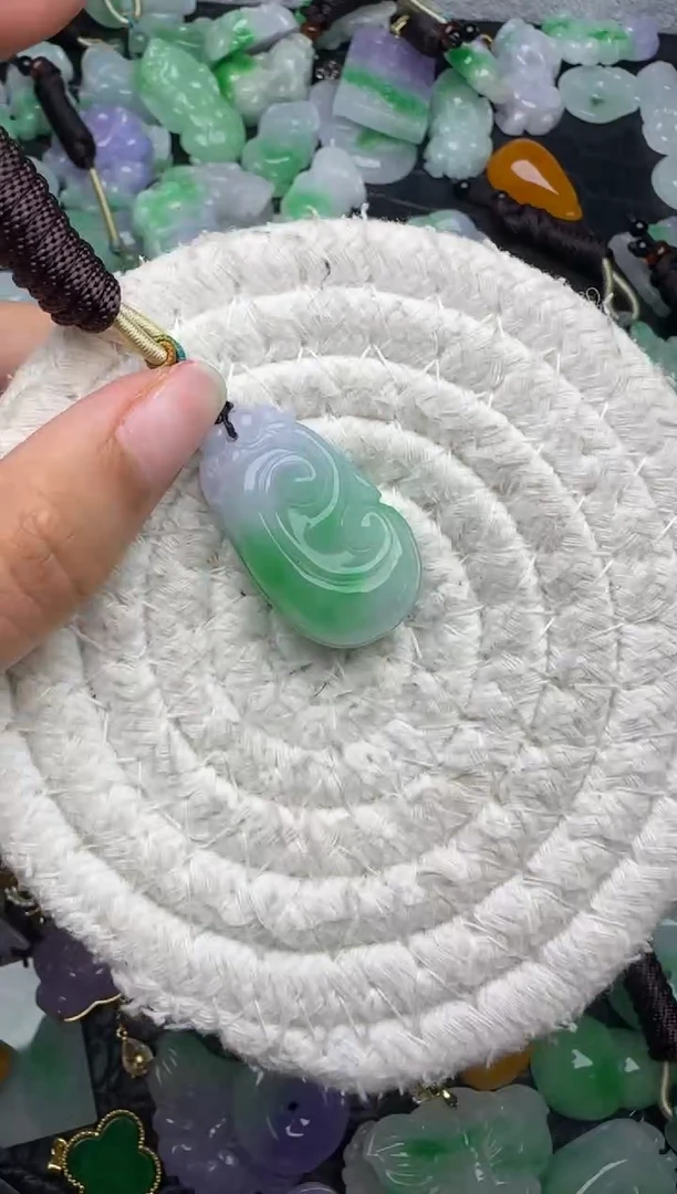 颈饰未镶嵌翡翠缅甸翡翠吊坠