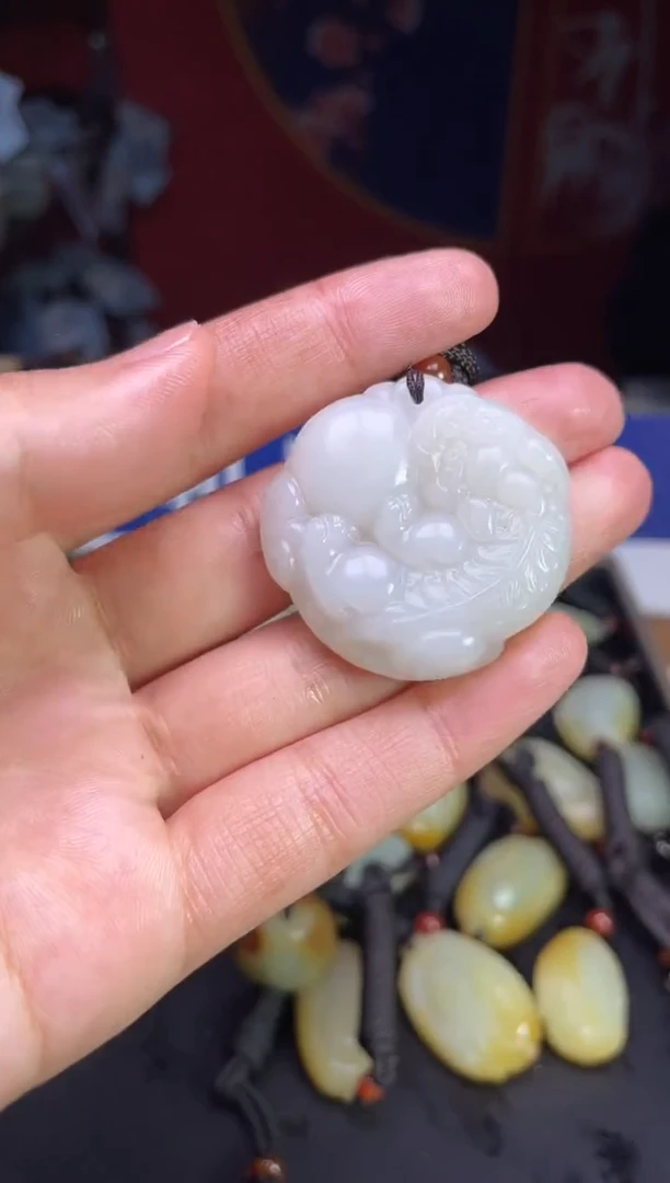 颈饰未镶嵌和田玉1