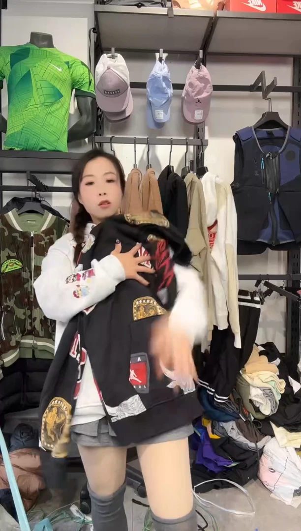 1109 编码 耐克卫衣服饰过款为准 尺码  M