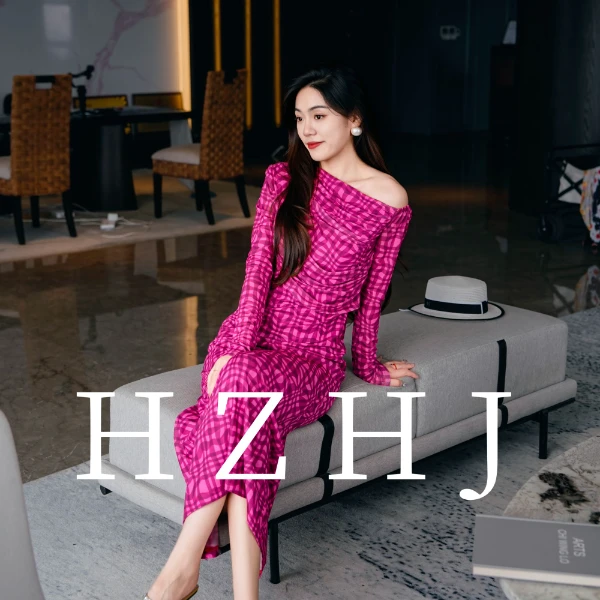 HZHJ新款原创设计   粉色波澜格栅 连衣裙短袖轻奢贵族秀款2072