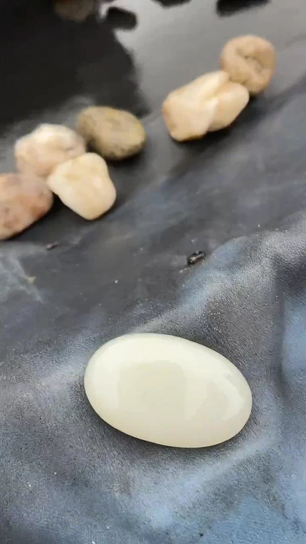 颈饰未镶嵌和田玉（糖玉）0015