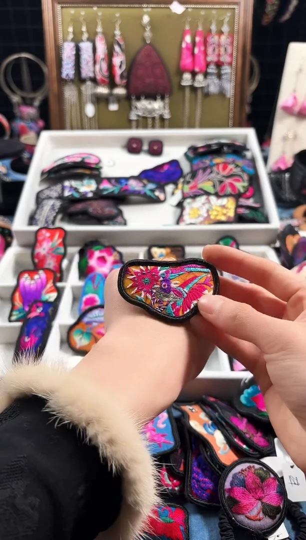 【闪购商品】织绣手工老绣饰品