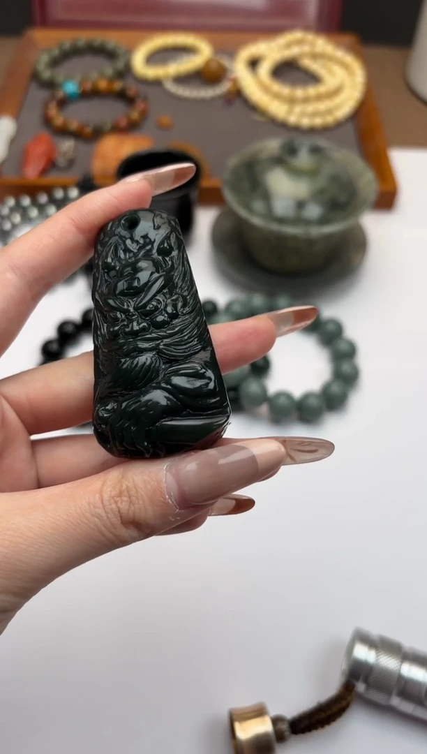 颈饰未镶嵌和田玉和田玉吊坠