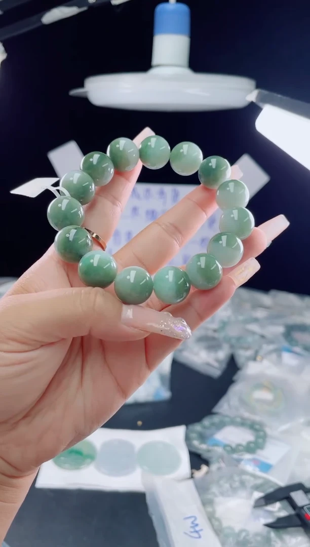 未镶嵌定制翡翠珠串15+