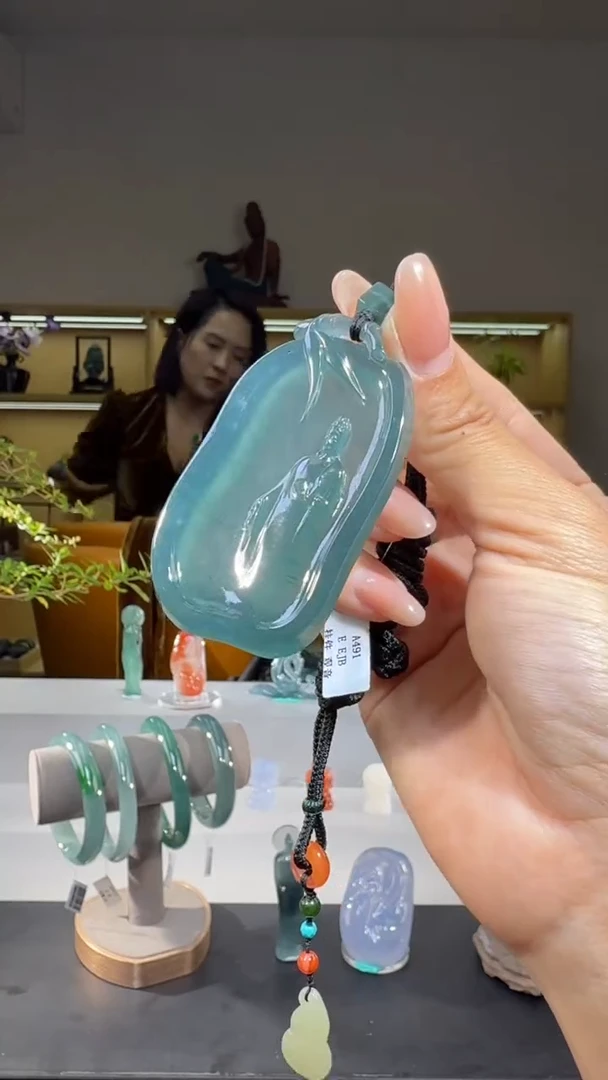 吊坠(不含链)未镶嵌翡翠观音