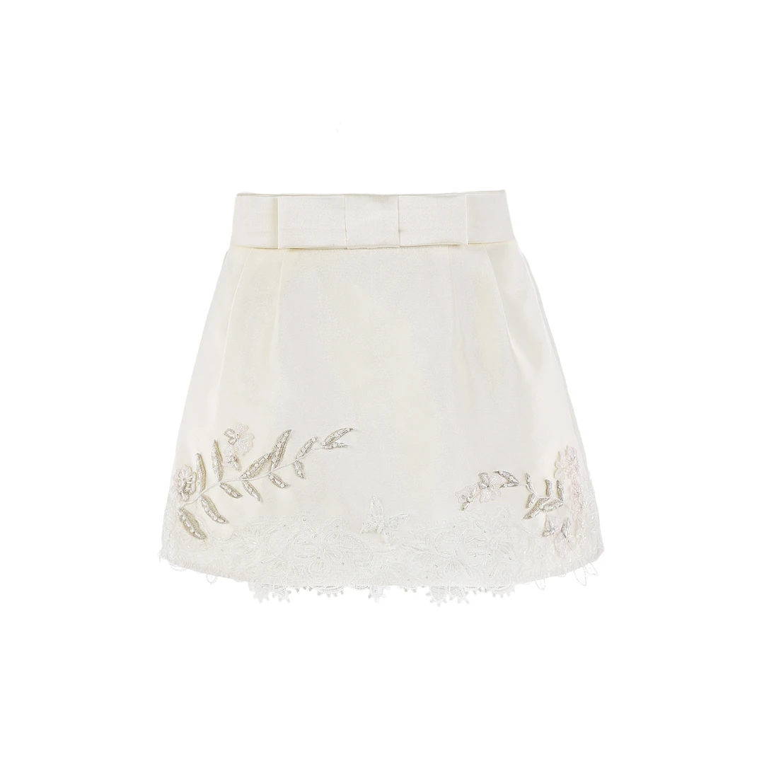 【宠粉专属】【绣羽绮莹】重工白色洋气休闲刺绣钉珠短裤MEAF11P09621