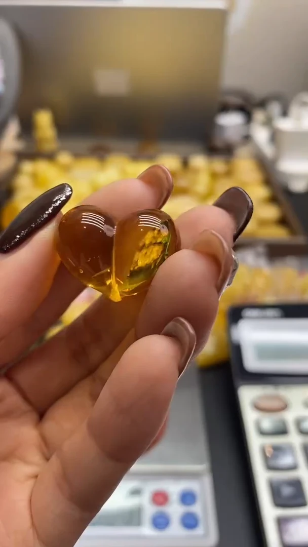 琥珀未镶嵌珠宝奇石977