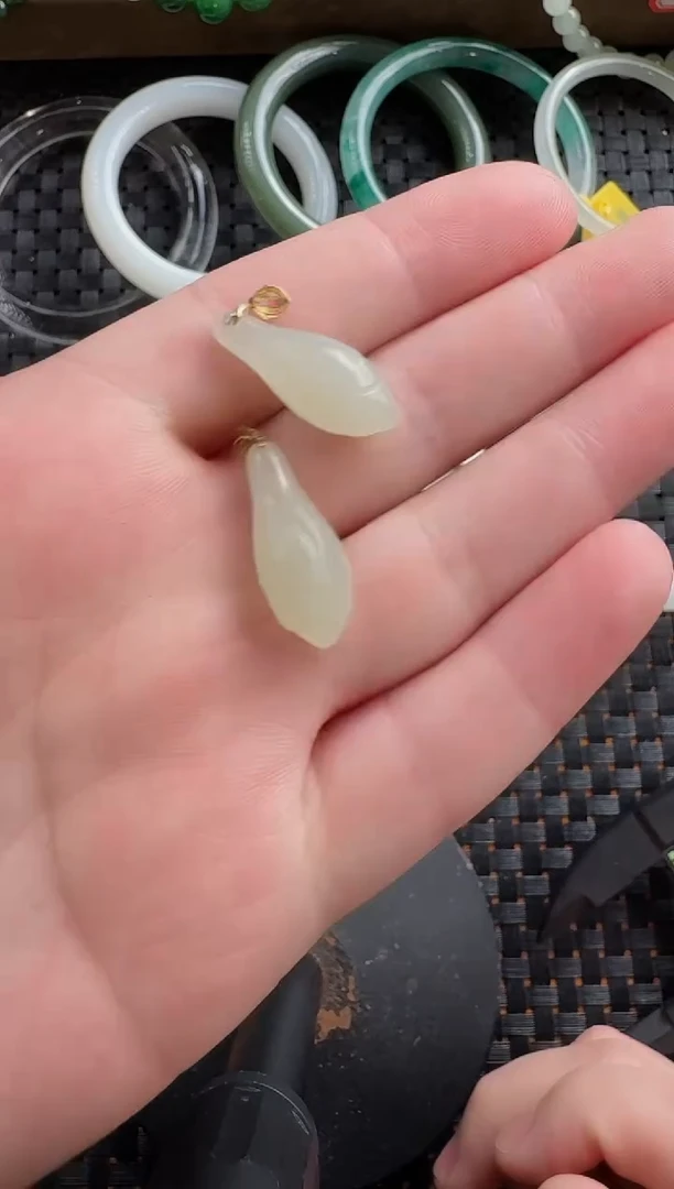 颈饰未镶嵌和田玉玉兰花（多样性发货拍一发一）