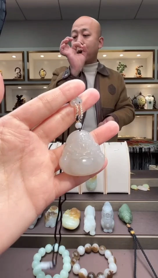 颈饰未镶嵌和田玉苏