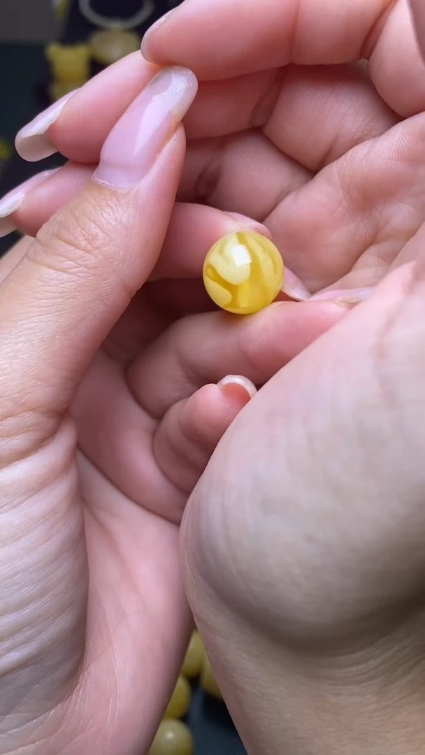 未镶嵌琥珀裸石葵. 2