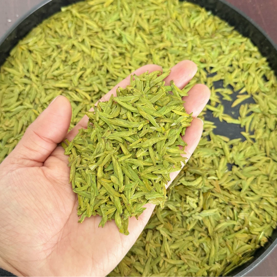 王大鹏2025乌牛早天花板工艺头采高山绿茶黄绿板清香型125克罐装