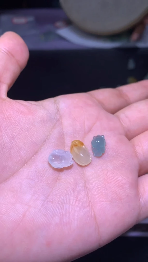 未镶嵌定制翡翠颜毛货