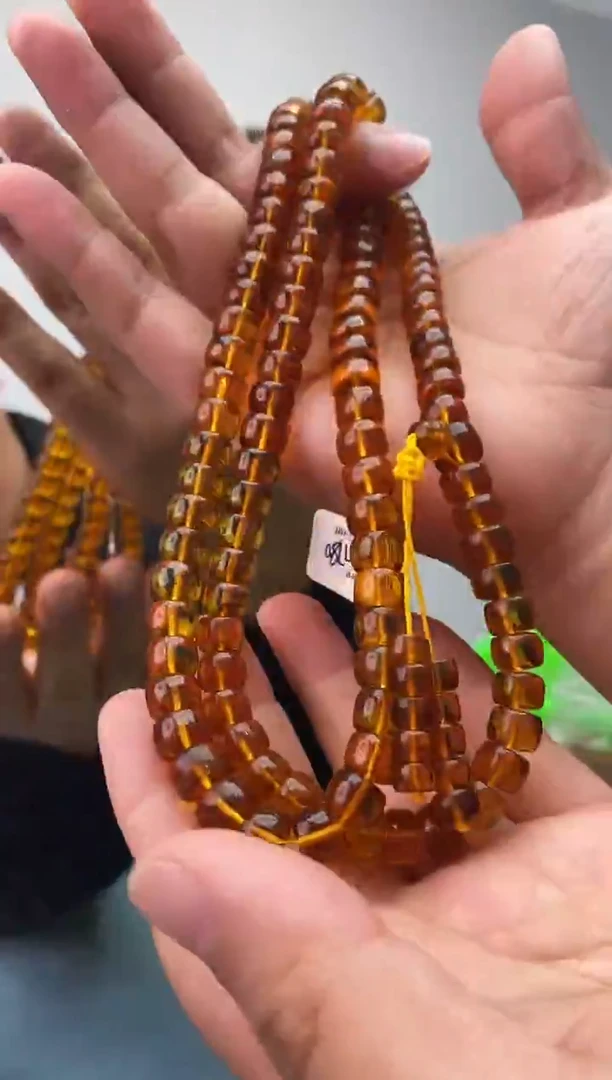 琥珀未镶嵌珠宝奇石假一罚十，抚顺金珀发一件