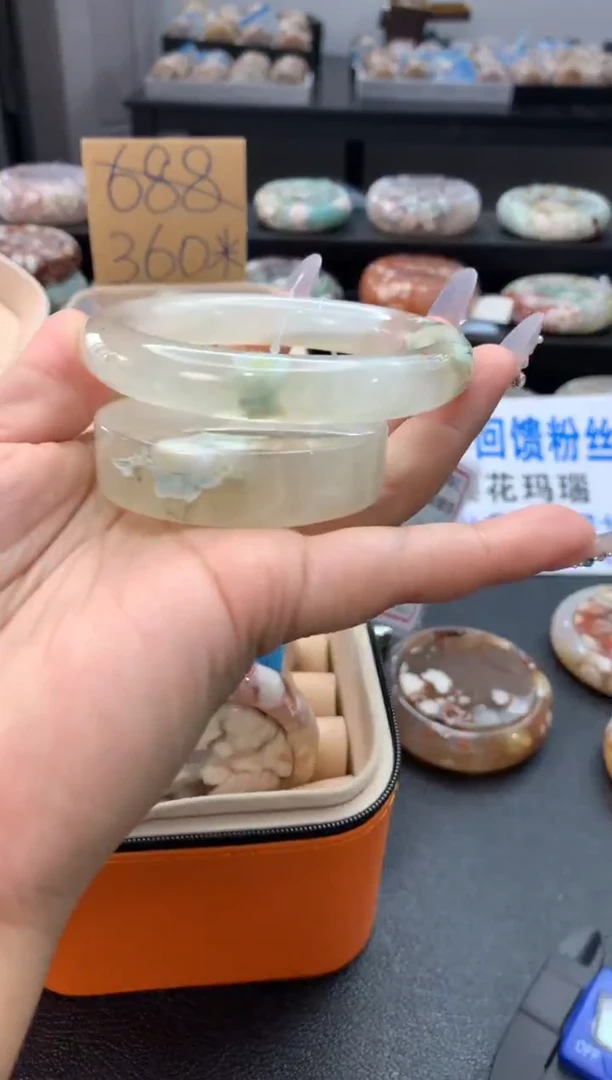 未镶嵌手镯石英质玉（56-57圈口）赠送镯心