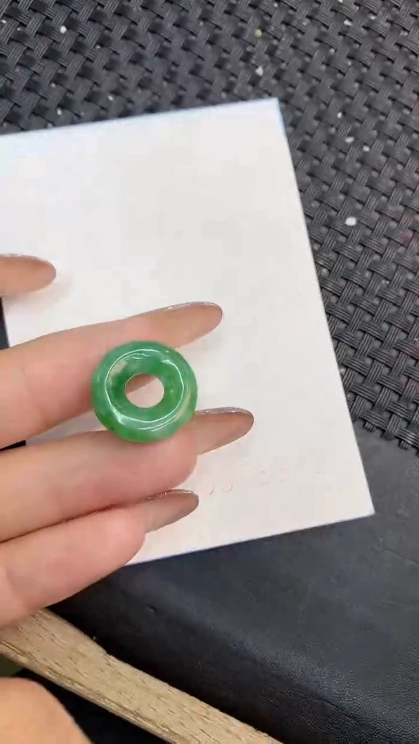 颈饰未镶嵌翡翠1