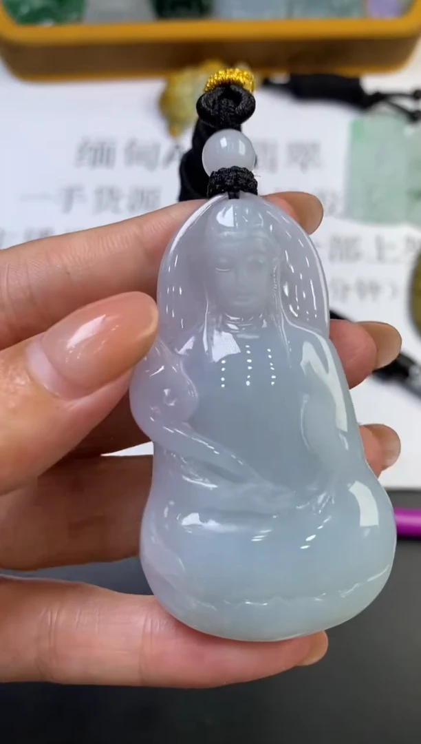 未镶嵌挂件翡翠302594    多人