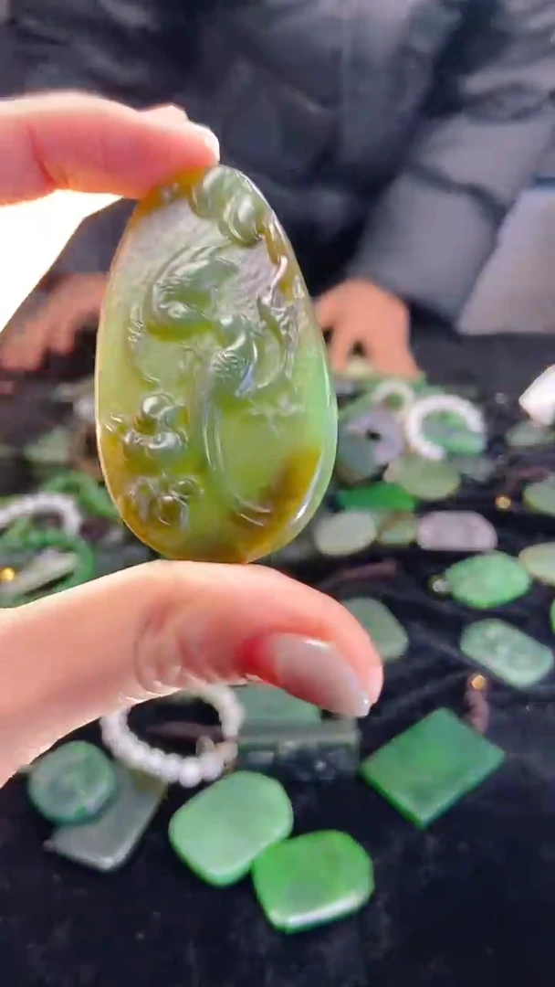 颈饰未镶嵌和田玉1