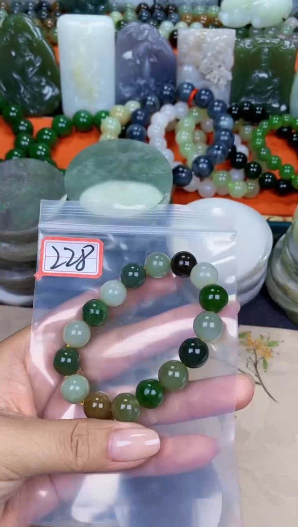 和田玉未镶嵌颈饰和田玉