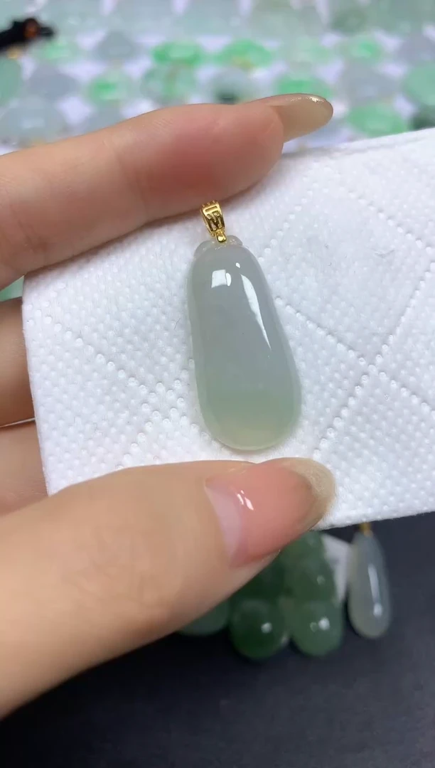 颈饰未镶嵌翡翠A货