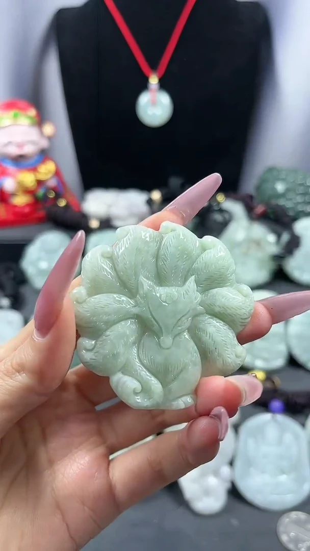 【闪购商品】翡翠颈饰未镶嵌九尾狐