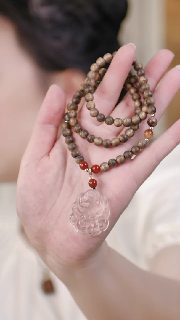 （三圈白奇楠0.6项链+白水晶凤九）