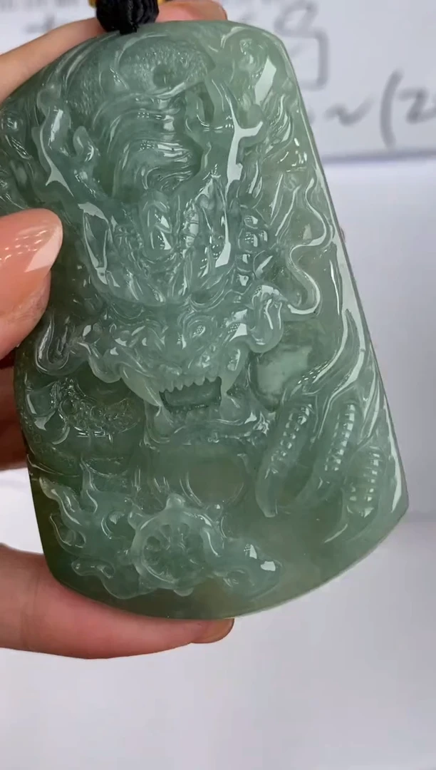 未镶嵌挂件翡翠305419       多人