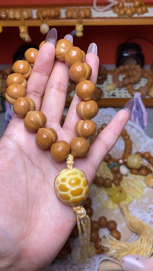 手串猴头核桃屁桃➕富甲手持