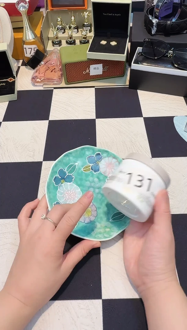 瓷片-----------