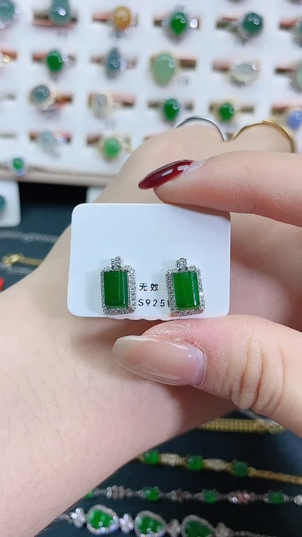 银S925镶嵌翡翠耳饰天然翡翠