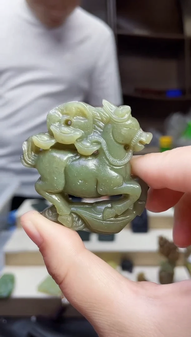 和田玉未镶嵌颈饰1