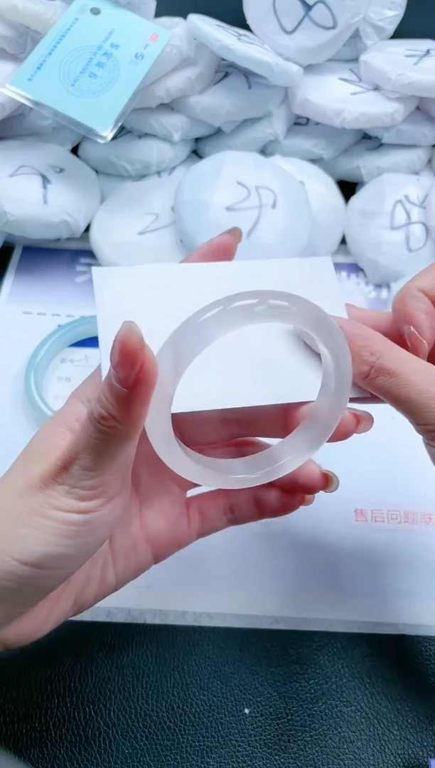 【闪购商品】石英质玉手镯未镶嵌19J52-53