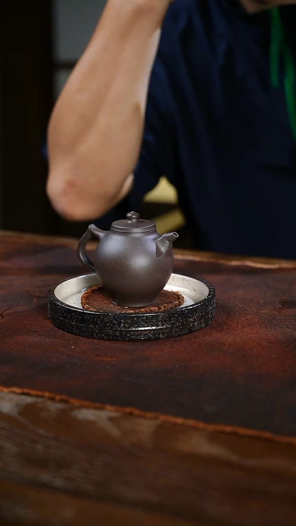 全手工紫砂壶······