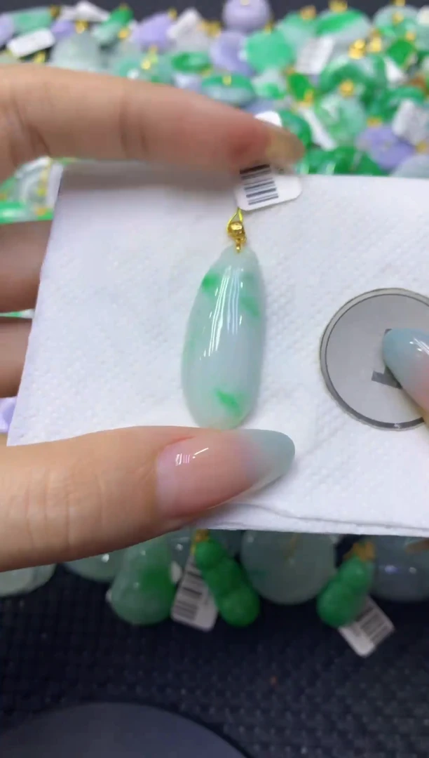 颈饰未镶嵌翡翠天然缅甸翡翠A货