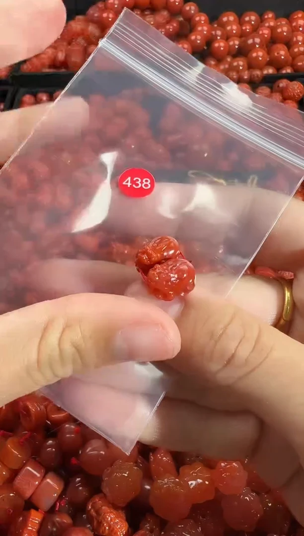 颈饰未镶嵌南红玛瑙1