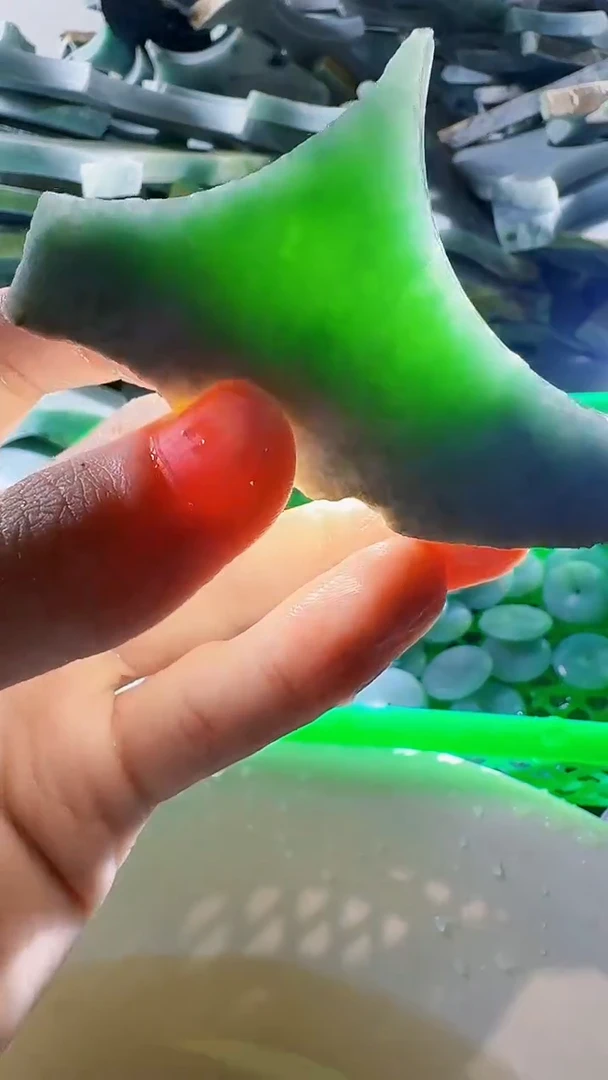 翡翠裸石缅甸翡翠A货文9945