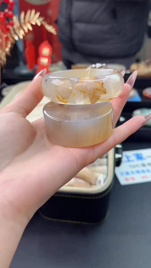 【闪购商品】石英质玉手镯未镶嵌赠送镯心（58圈口）无证书