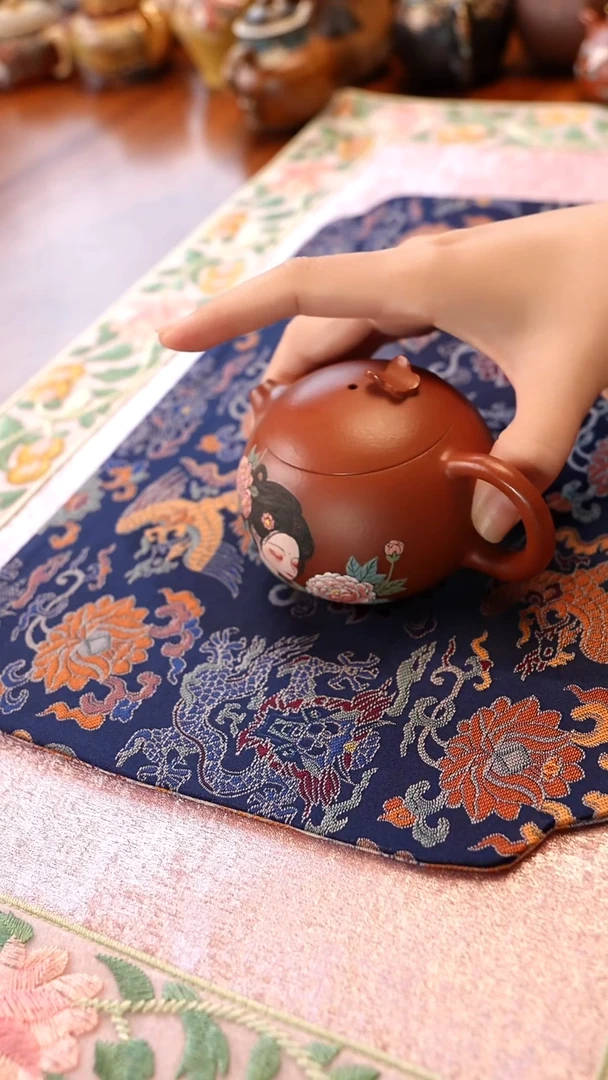 宜兴紫砂美人西施