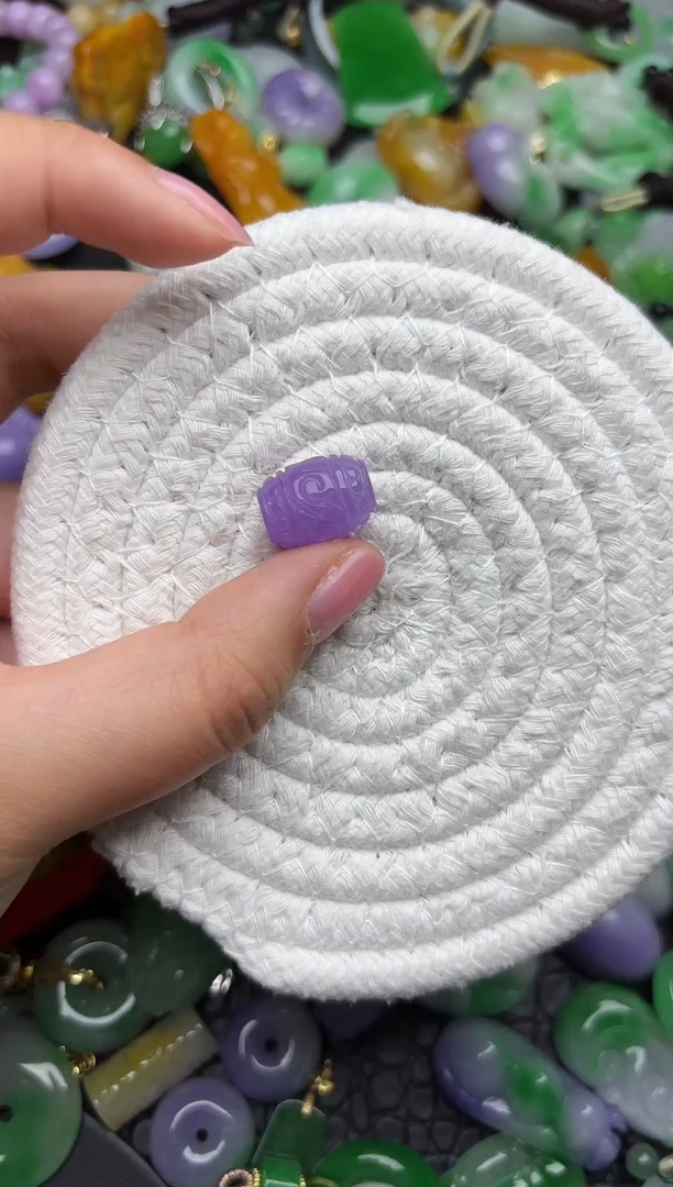 颈饰未镶嵌翡翠缅甸翡翠吊坠