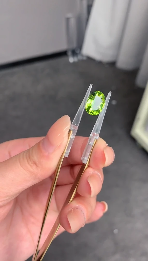 【闪购商品】橄榄石裸石未镶嵌4.5ct橄榄石