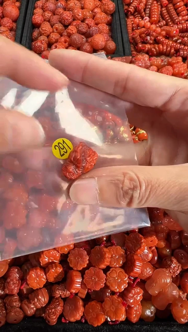 【闪购商品】南红玛瑙颈饰未镶嵌1