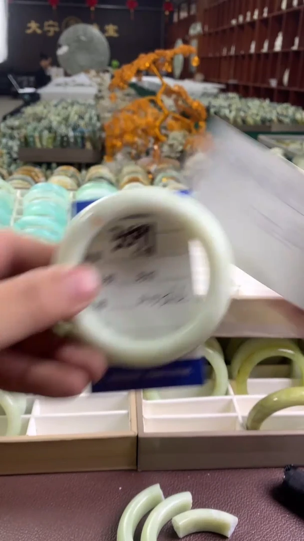 未镶嵌蛇纹石玉手镯3591