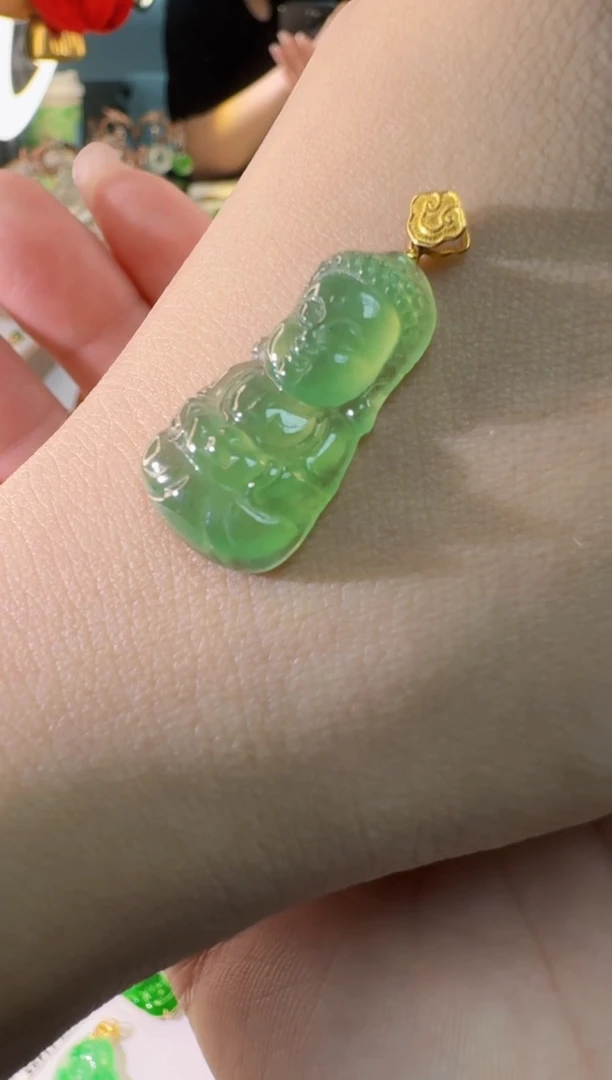 【闪购商品】翡翠颈饰18K金镶嵌缅甸翡翠A货挂件