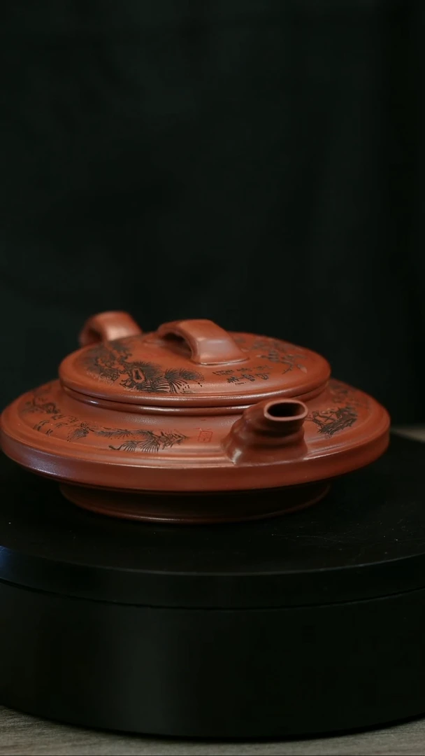 茶壶紫砂无***机H2242李小琴龙血砂刻绘虚扁