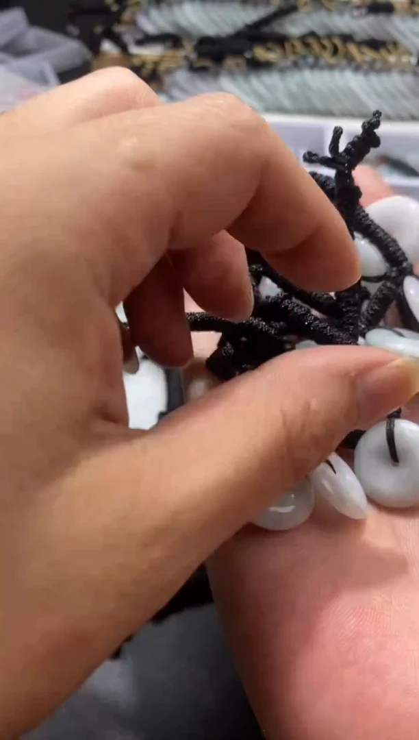 吊坠(赠链)未镶嵌翡翠9/3/    多样性发货平安扣