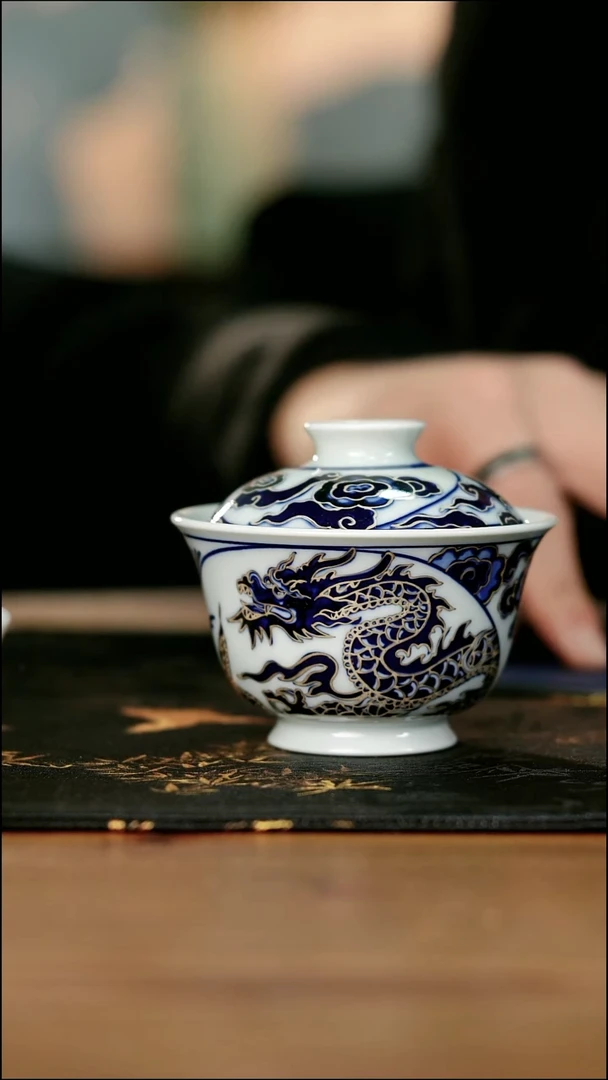 18-18手工手绘青花龙纹盖碗