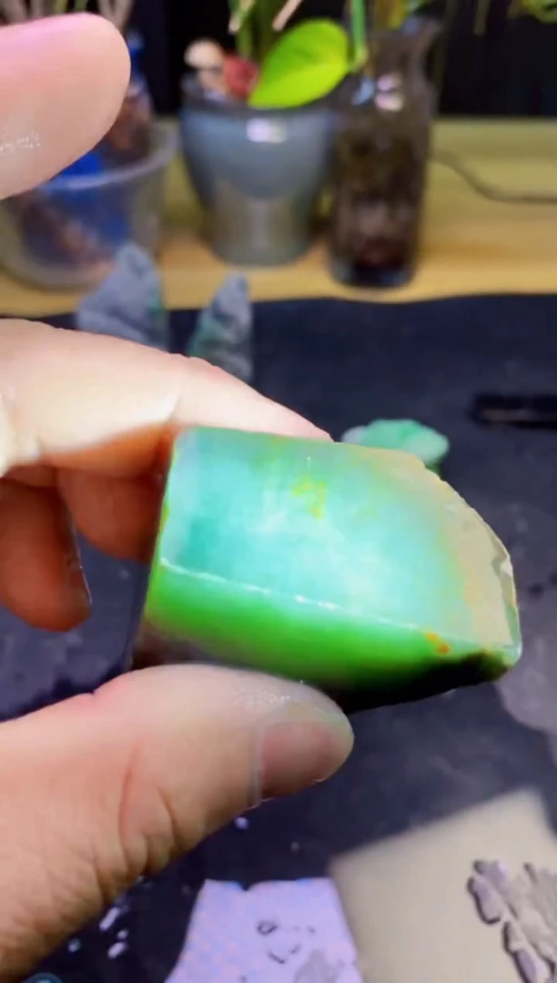 翡翠未镶嵌颈饰天然翡翠140