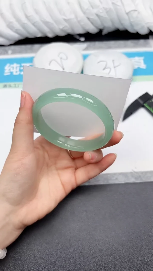 未镶嵌手镯石英质玉227-61.8